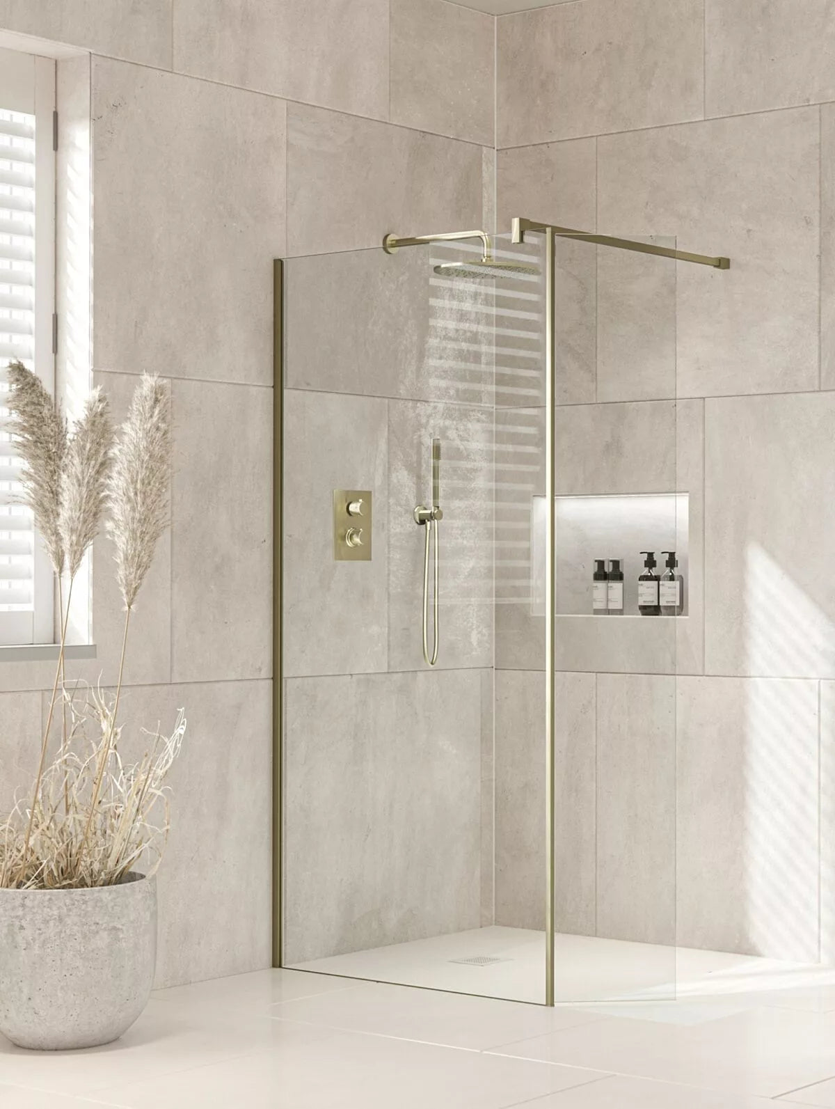 Armano pivoting glass return panel